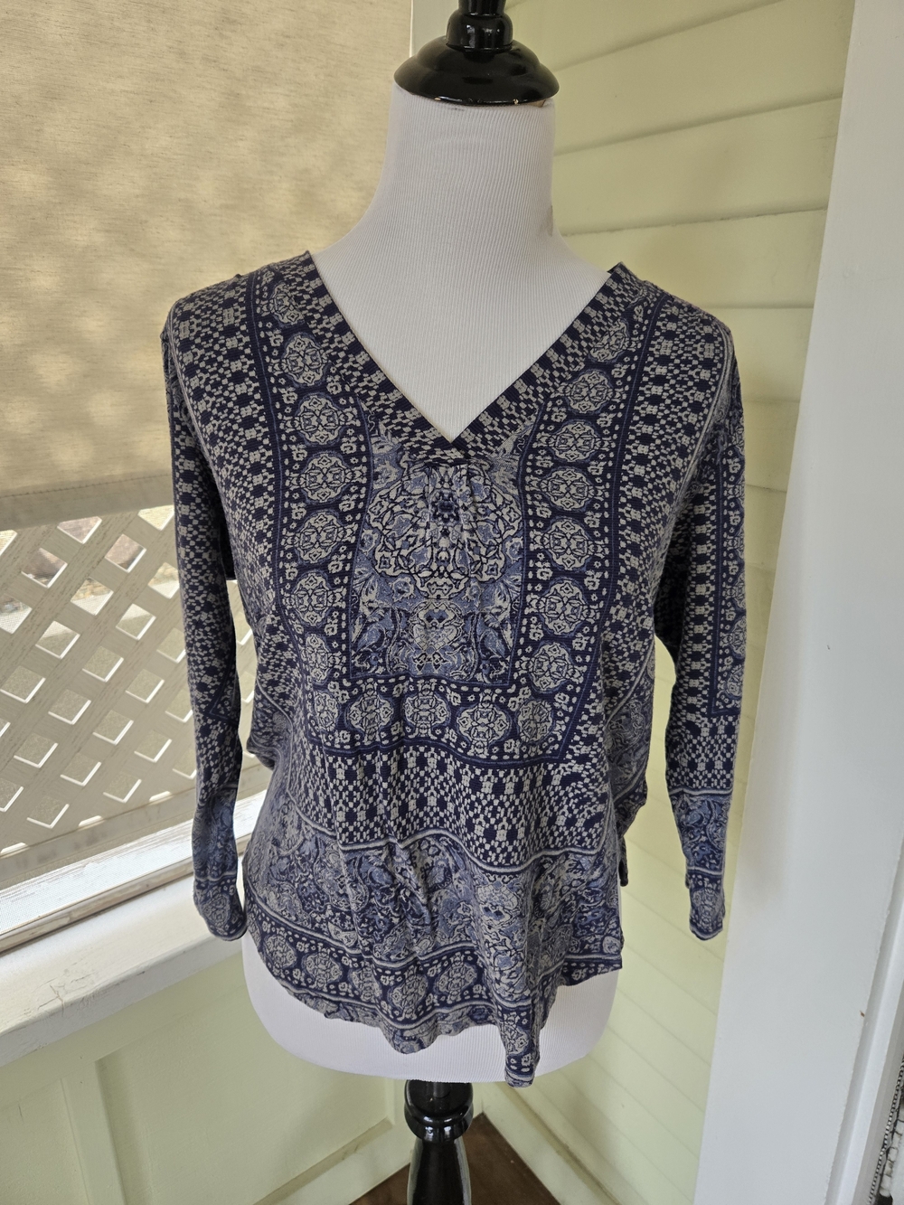 Lucky Brand Navy and White Patterned V-Neck Top